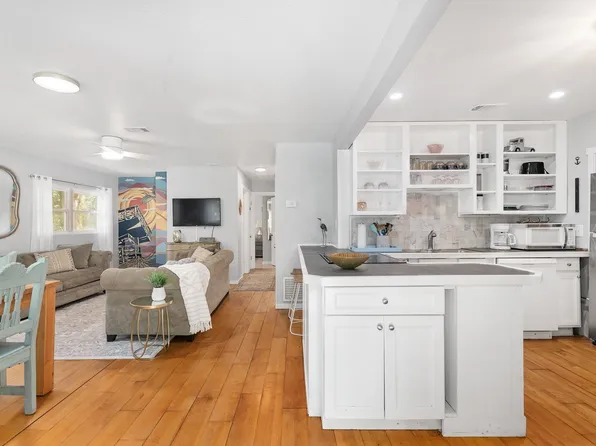 4311 SW 44th St, Gainesville, FL 32608