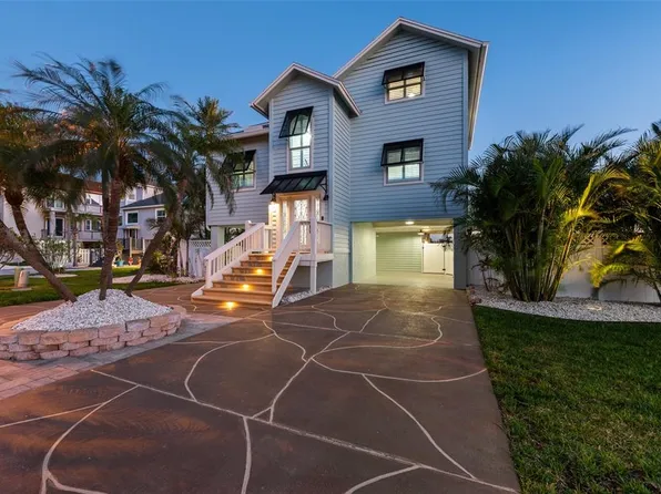 13936 Harbor View Dr, Seminole, FL 33776