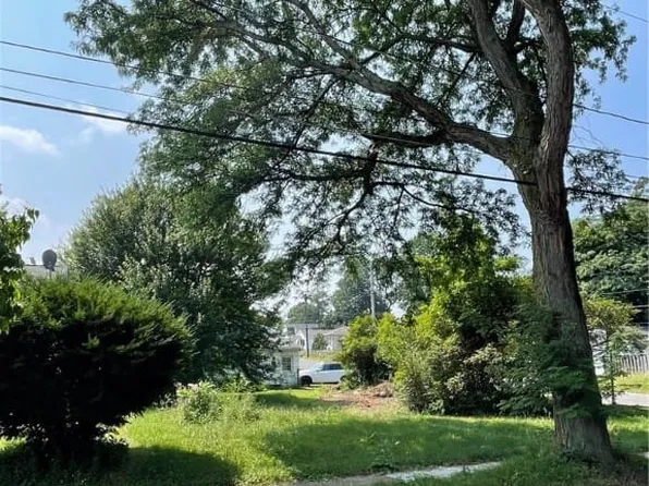 147 Perinton St, Rochester, NY 14615