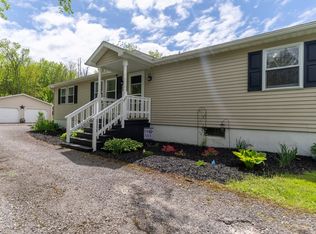 7226 Lakeshore Rd, Cicero, NY 13039