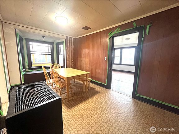 4th image of 915 Cascade Avenue