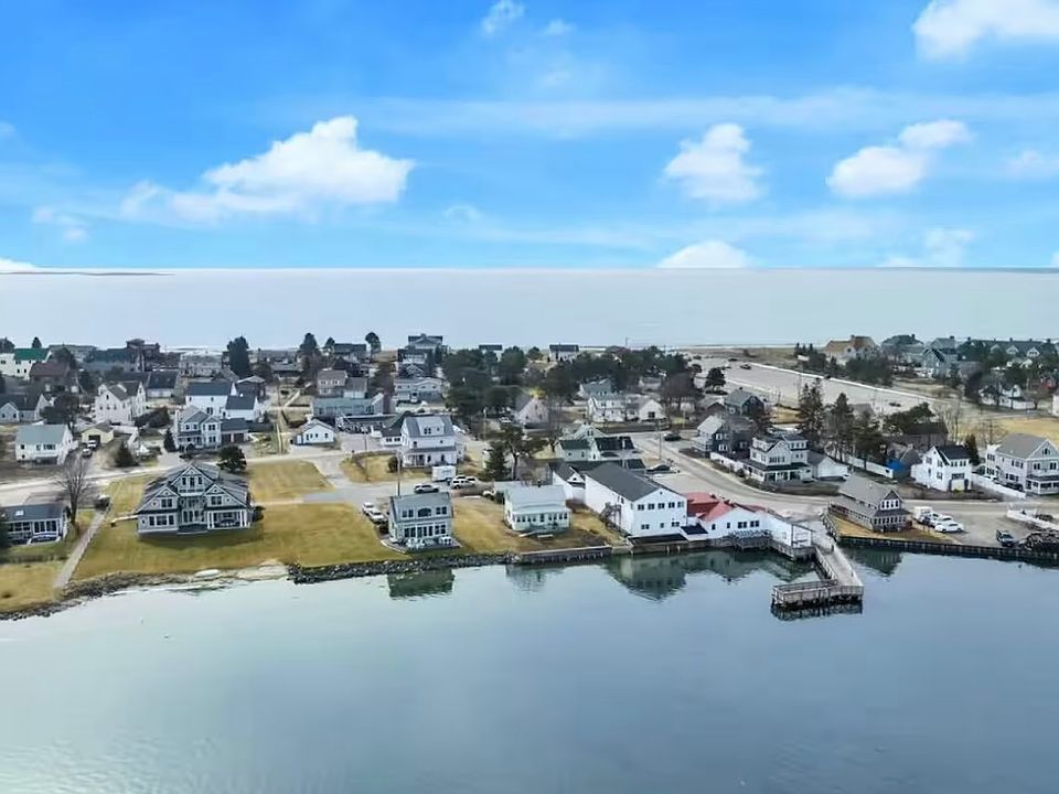 1st image of 8 Avenue Seven