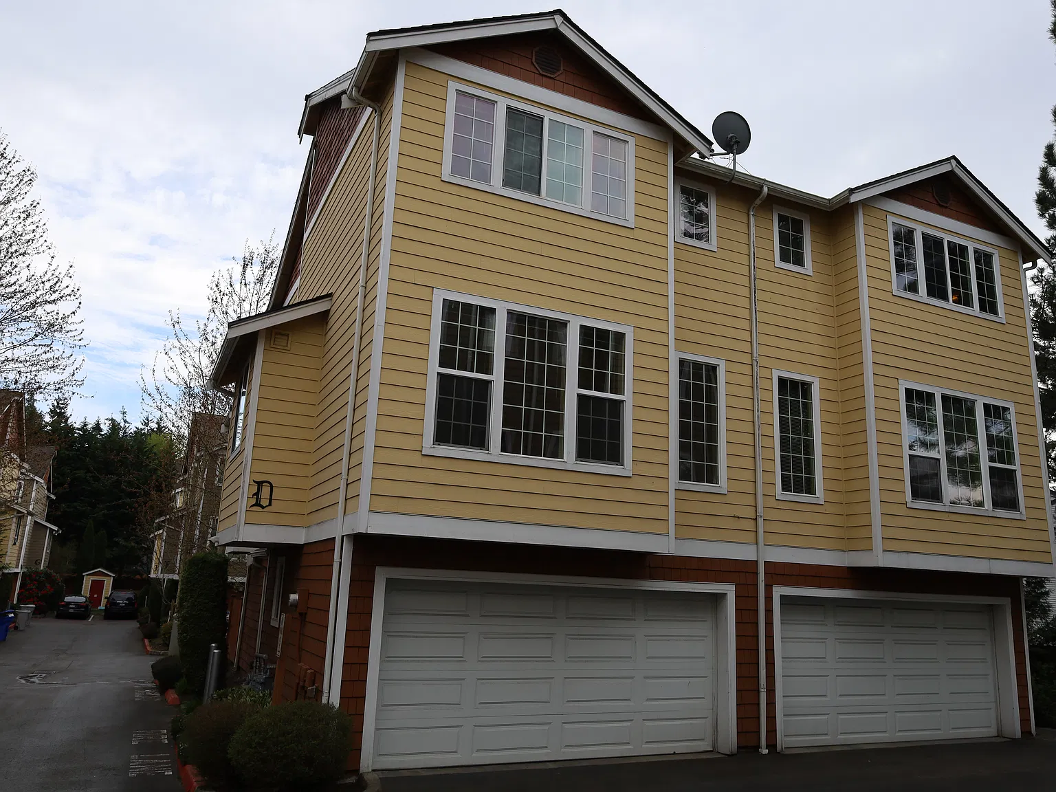 3 bed, 2.5 bath, 1980 sqft, $2,750 — Photo 1