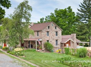 37 Ford Ln, Mohnton, PA 19540