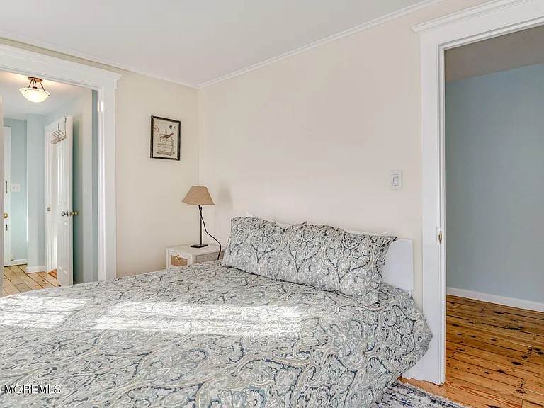 26 Heck Ave — Photo 37