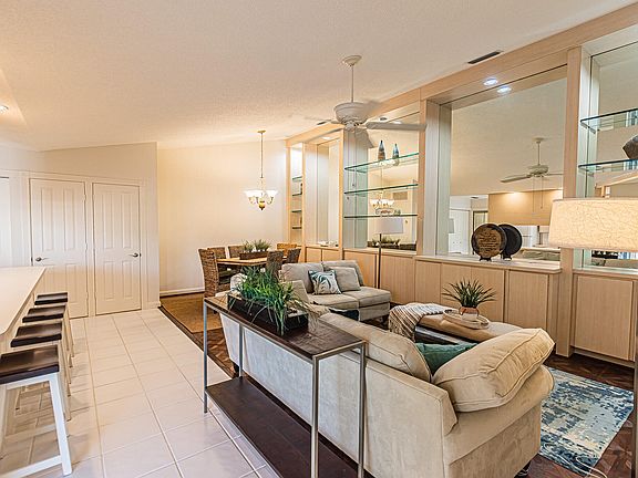4th image of 1223 NW Sun Terrace Circle #A