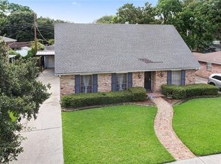 1556 Holiday Pl, New Orleans, LA 70114