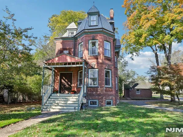 206 Park St, Haworth, NJ 07641