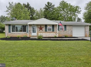 841 Macarthur Dr, Harrisburg, PA 17111