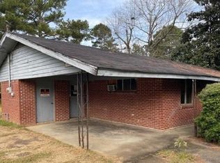302 Mead St, Forest, MS 39074