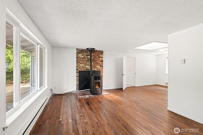 5th image of 102 Madera Place