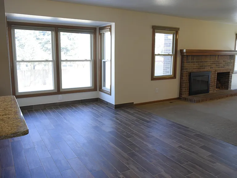 10657 W Roxbury Ave — Photo 4