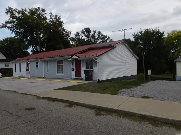 310 W 5th St, Veedersburg, IN 47987