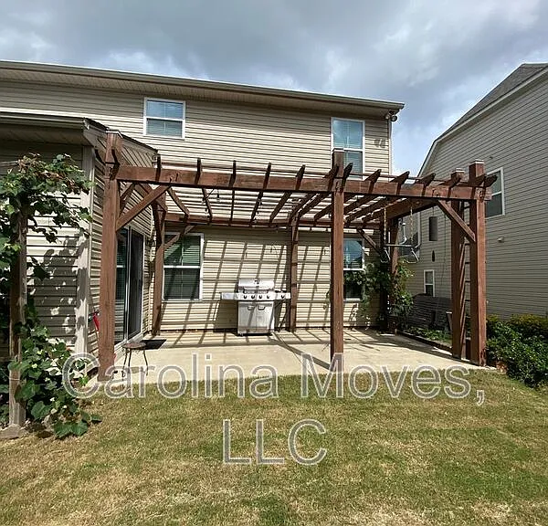 204 Barbours Ln — Photo 3