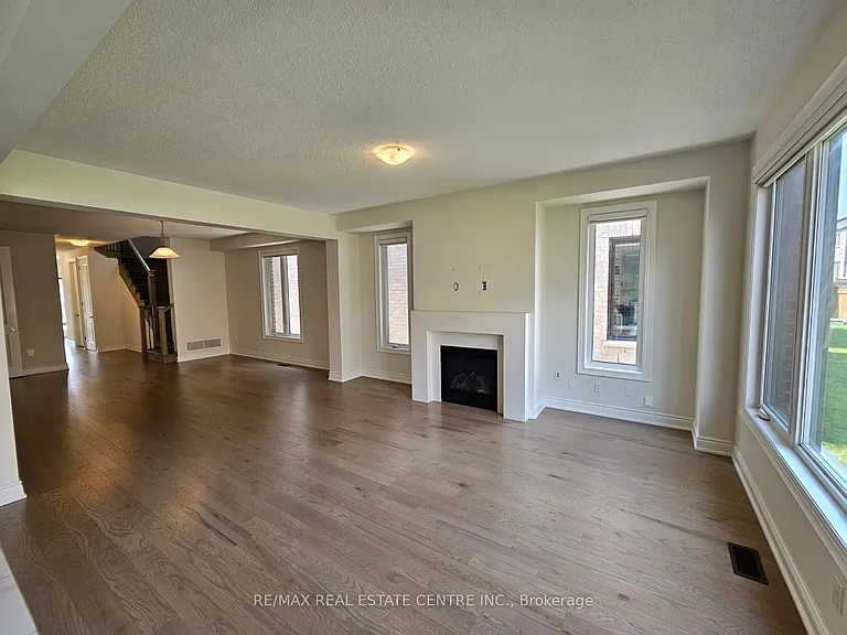 18 Gladmary Dr — Photo 11