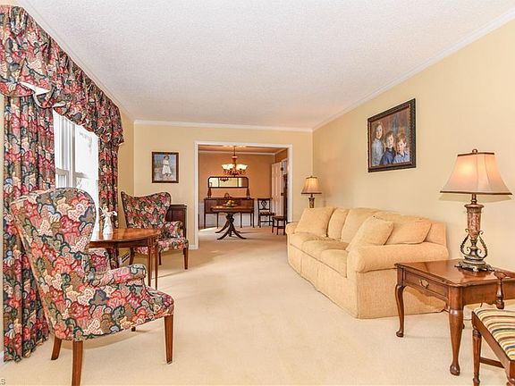 3rd image of 1409 Talbot Rd