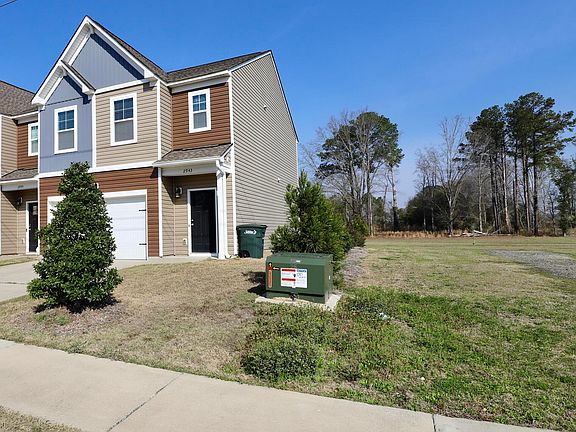3rd image of 2943 Old Field Rd