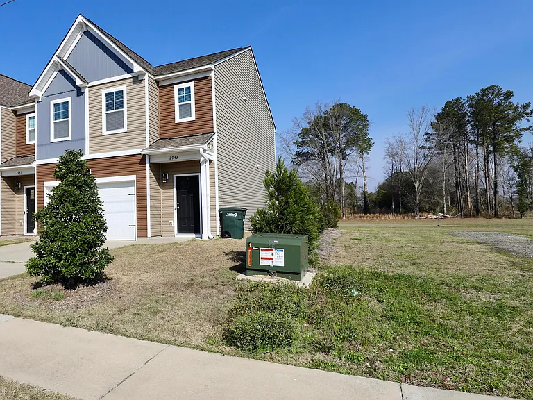 2943 Old Field Rd — Photo 3