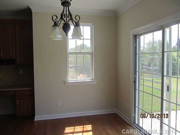 3rd image of 630 Springwood Dr