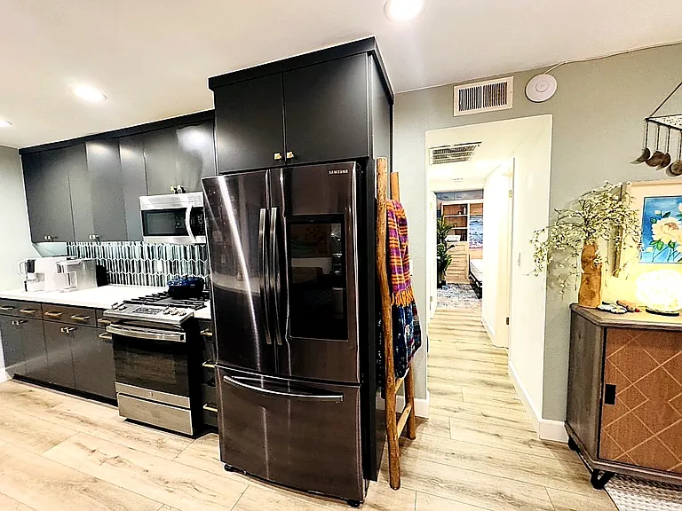 2411 Prospect Ave #103 — Photo 4