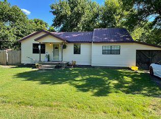 300 3rd Ave, Warner, OK 74469