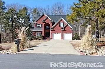 House : Beautiful two story brick and siding home