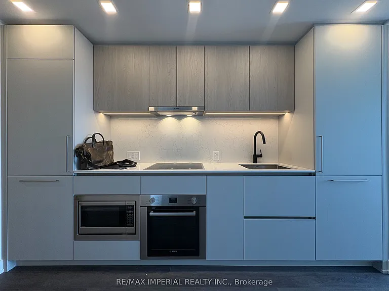 609 Sherbourne St #4210 — Photo 10