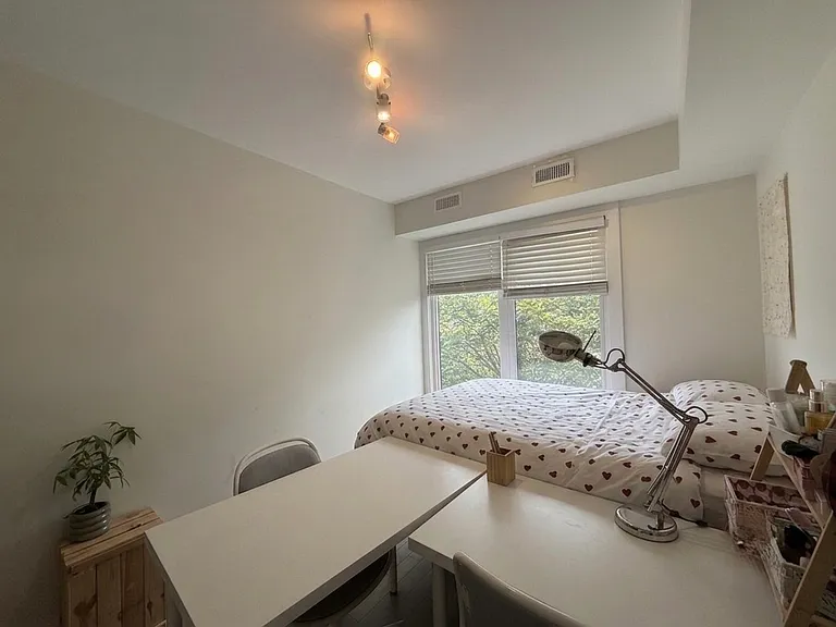1175 Dovercourt Rd #4 — Photo 11