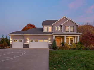 4047 Fox Woods Rd, Saint Joseph, MI 49085