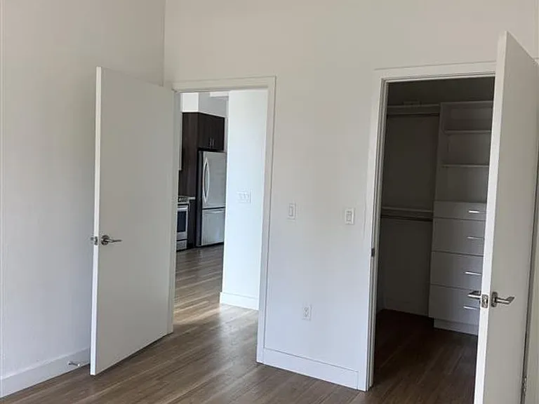 Maya Apartments at 535 Kingsley Dr in Los Angeles — Photo 68
