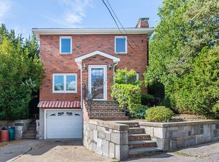 19 Crosstown Ave, West Roxbury, MA 02132