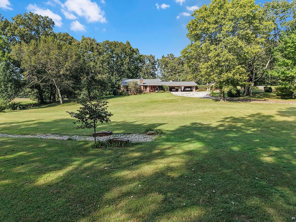 1st image of 2304 Hamlin Dr