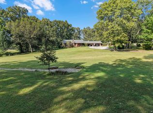 2304 Hamlin Dr, Paris, TN 38242