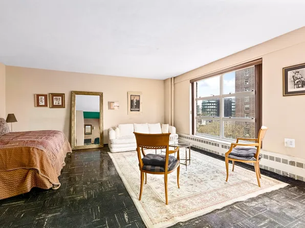 80 La Salle Street 9E image 3 of 6
