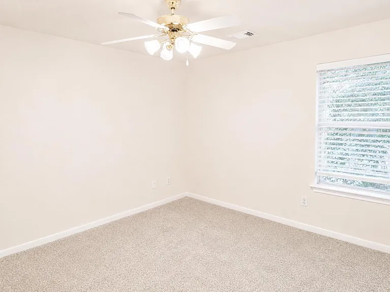 98 W Knightsbridge Dr — Photo 24