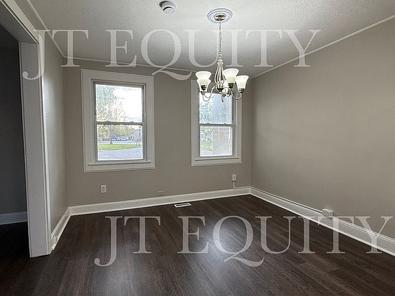 4th image of 333 Augusta Ave #333