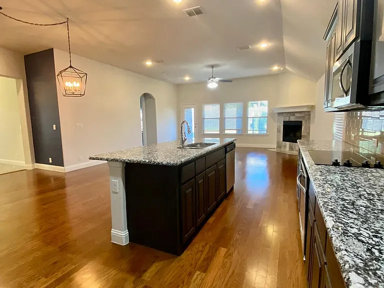 4404 Cherry Cv — Photo 15
