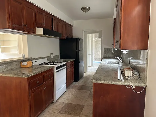 224 W Palm Ave — Photo 4