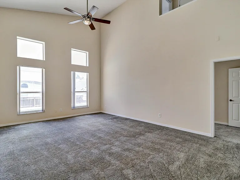 439 Riggs Cir — Photo 8
