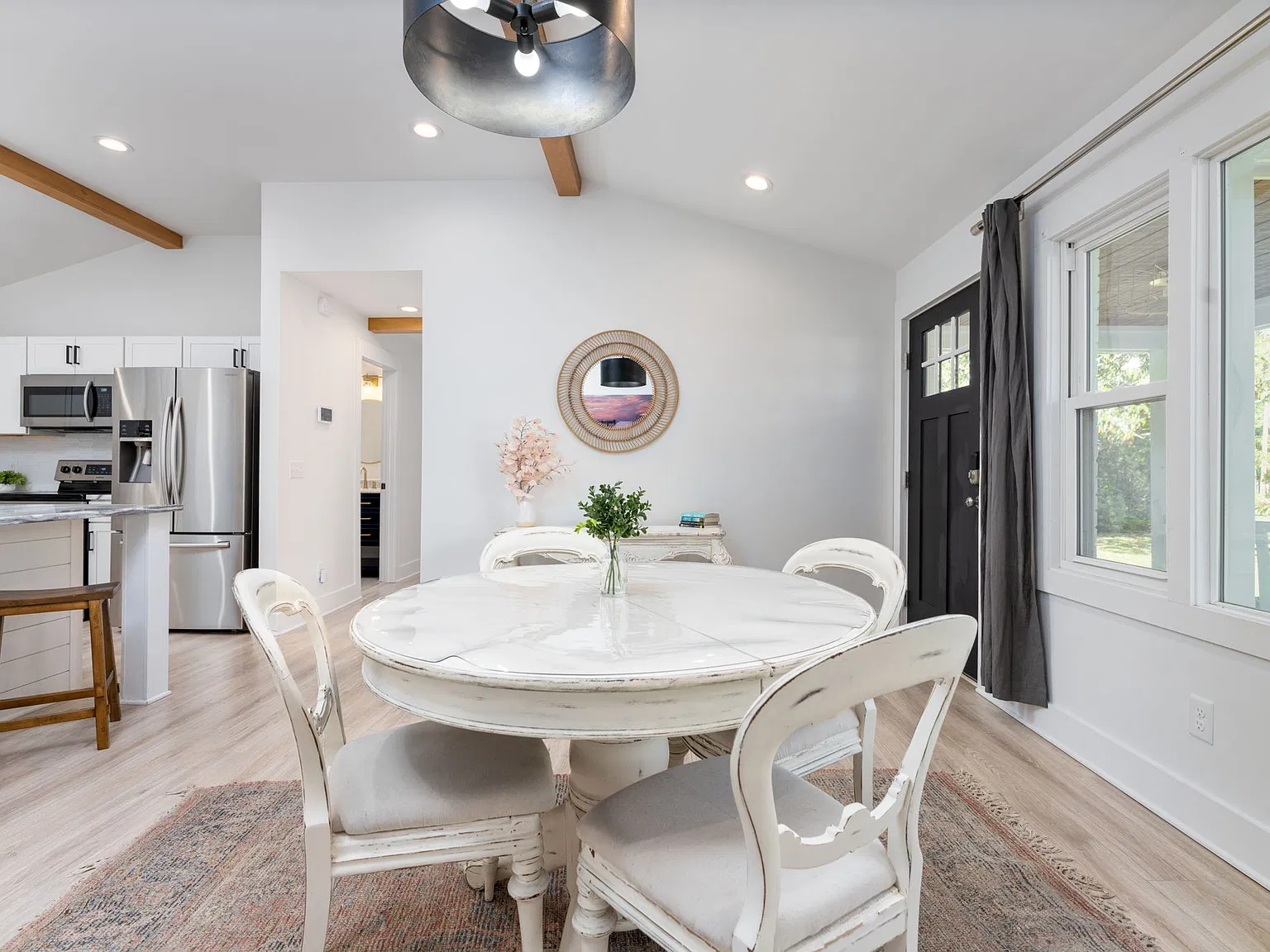 4 bed, 2.5 bath, 2900 sqft, $3,050 — Photo 4