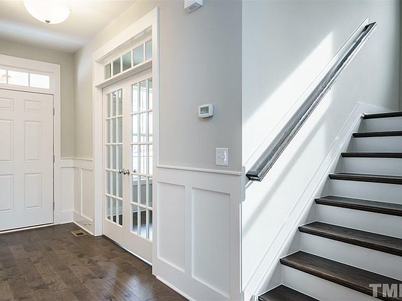 2nd image of 451 Skybluff Cir
