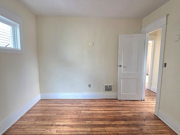 4th image of 414 Lisbon Ave Floor 1