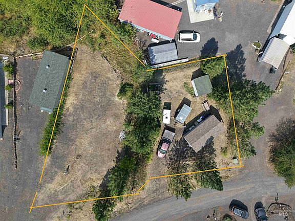 2nd image of 180 Chief Looking Glass Ln