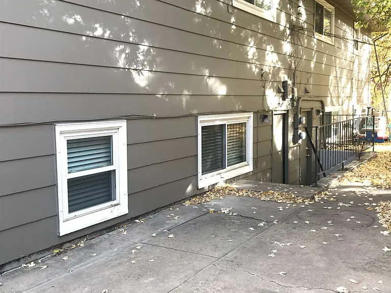 1101 Ash Dr — Photo 17