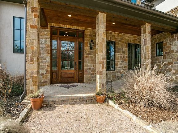 3rd image of 616 Shady Ln