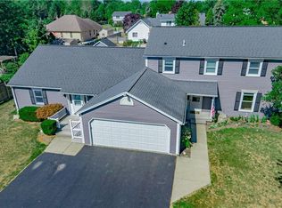 81 E Galewood Dr, Wilson, NY 14172