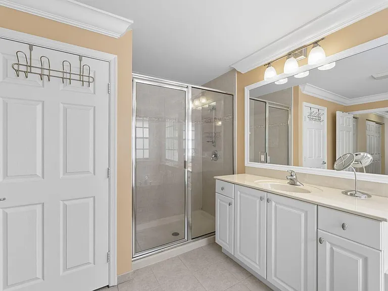 8492 Breezy Oak Way — Photo 36