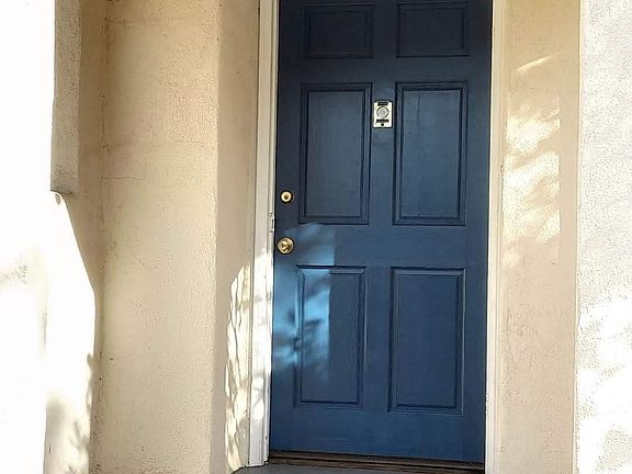 2nd image of 1590 N Hill Ave