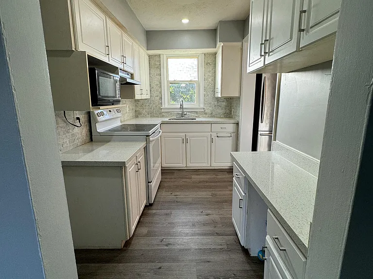 83 Park Ave — Photo 5