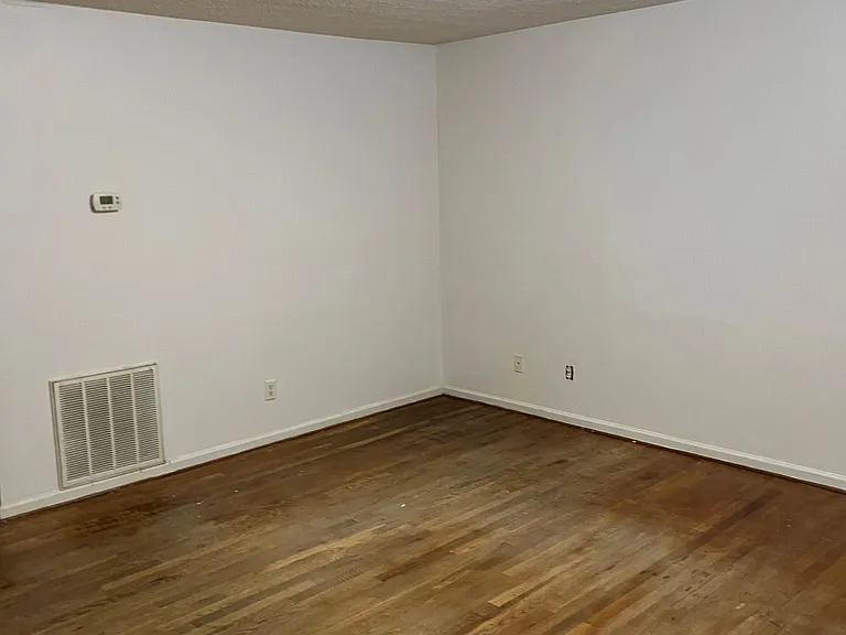 812 Ridgewood Dr #2 — Photo 2